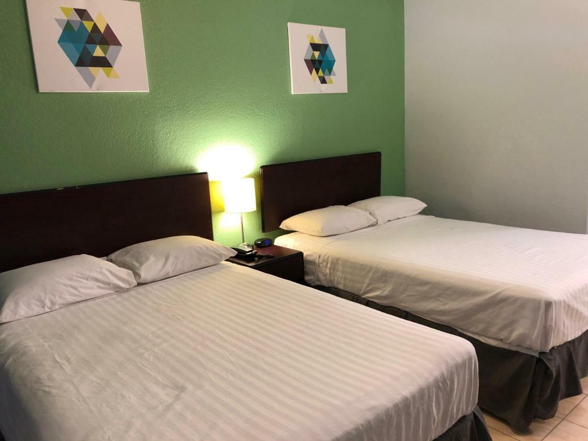 Hwy 59 Motel Laredo Medical Center Εξωτερικό φωτογραφία